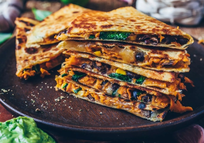 Quesadillas με σπανάκι και γλυκοπατάτα