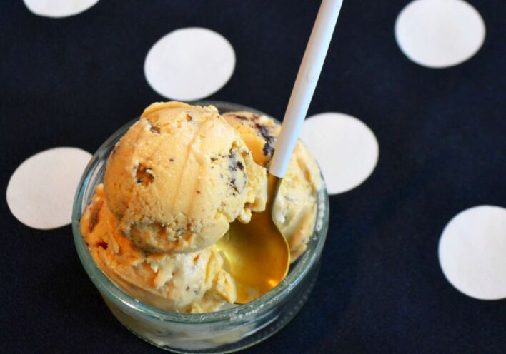 Frozen yogurt με γεύση καραμέλα-μπισκότο!  