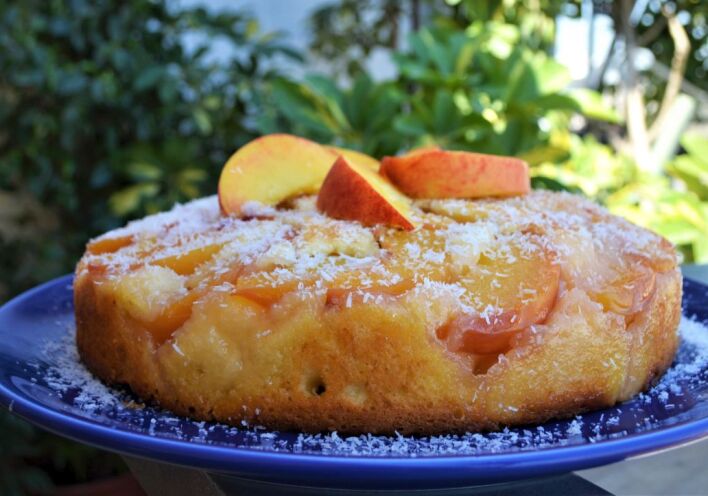 Κέικ με ροδάκινα και ινδοκάρυδο