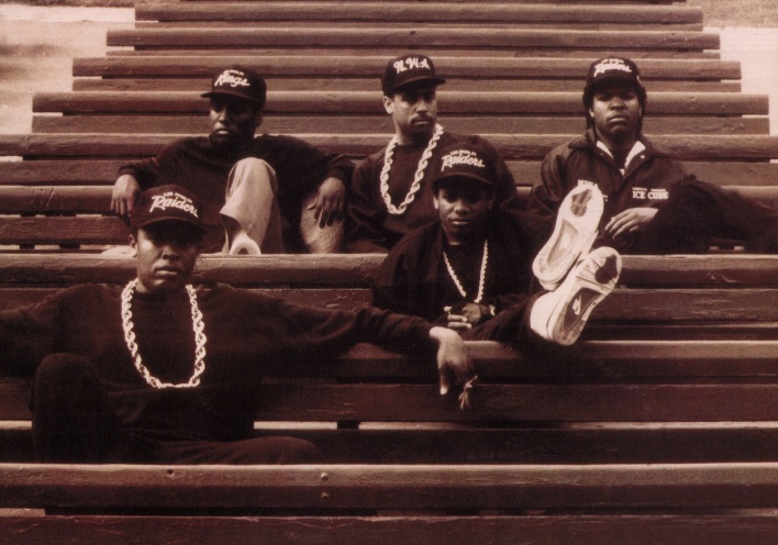 To hip hop συγκρότημα N.W.A.