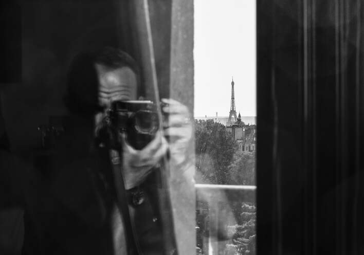 Ο Νίκος Αλιάγας στέλνει γράμμα και φωτογραφίες από το Παρίσι 