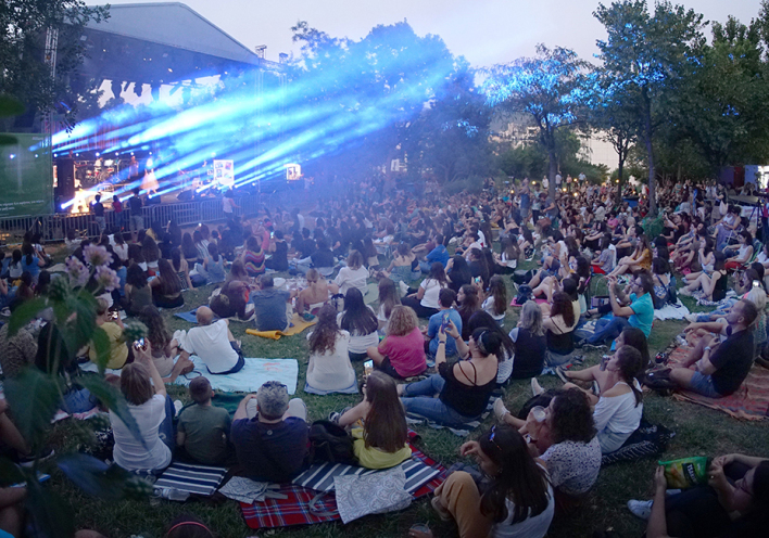 Κόσμος στον Κήπο του Μεγάρου Μουσικής Αθηνών