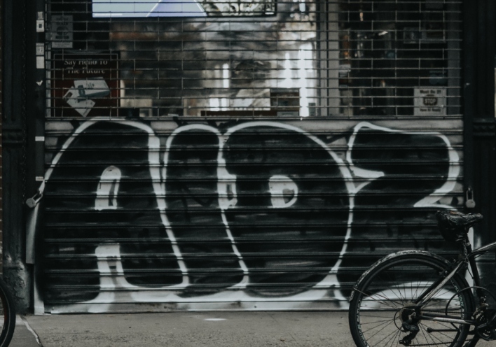 Aκατάλληλο: Περί aids και άλλων δαιμονίων