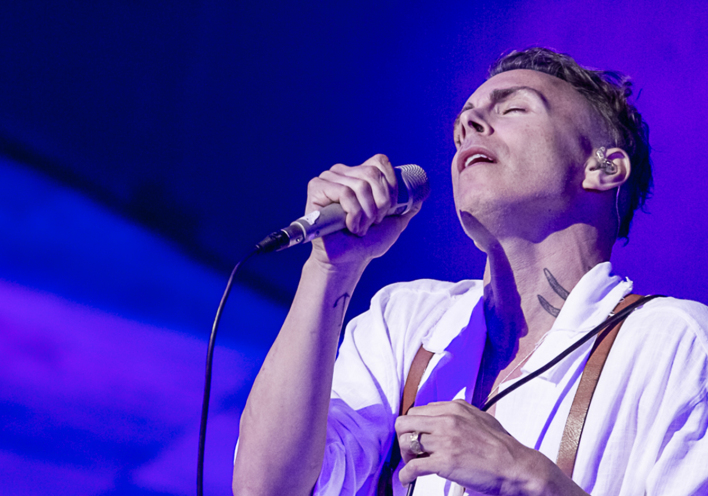 Φωτορεπορτάζ από τη συναυλία του Asaf Avidan στην Αθήνα, στο Ωδείο Ηρώδου Αττικού, την Πέμπτη 23 Σεπτεμβρίου 2022.