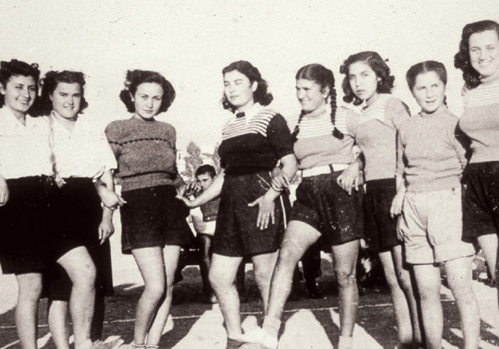 Η ομάδα βόλεϊ ΑΟΝΣ τη δεκαετία του 1930.