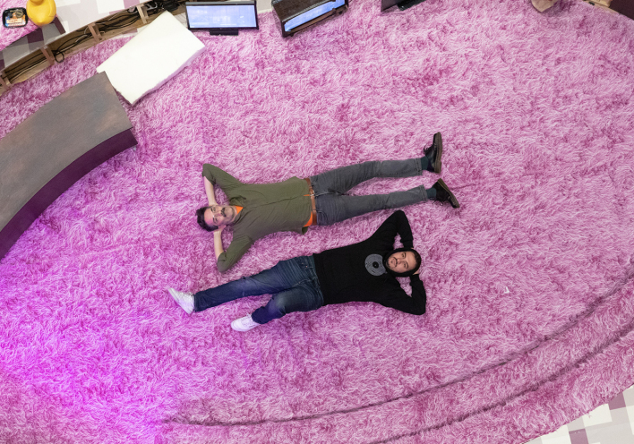 «Στρέλλα»: Συνέντευξη με τον Μιχάλη Παρασκάκη και τον Γιώργο Κουτλή για την όπερα δωματίου που κάνει πρεμιέρα στην Εναλλακτική Σκηνή