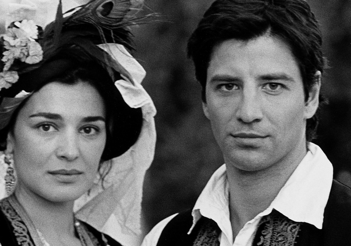 Μαρία Ναυπλιώτου (Γκόλφω)  - Σάκης Ρουβάς (Τάσος)