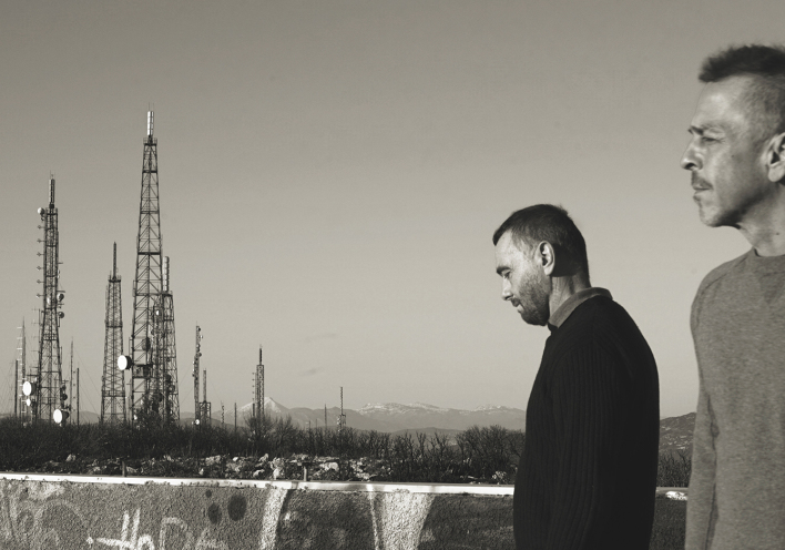 O Κωνσταντίνος Bήτα και o Νίκος Πατρελάκης μιλούν στην Athens Voice με αφορμή τον νέο κύκλο συναυλιών από το πρότζεκτ «Neapoly» στην Εναλλακτική Σκηνή της ΕΛΣ.