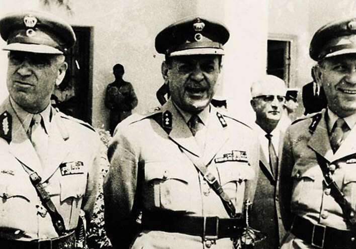Οι ηγέτες του πραξικοπήματος: Από αριστερά προς δεξιά: Στυλιανός Παττακός, Γεώργιος Παπαδόπουλος και Νικόλαος Μακαρέζος. © Wikimedia Commons