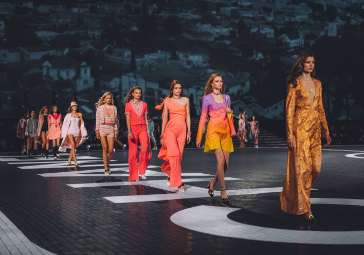 Μοντέλα στην επίδειξη Chanel