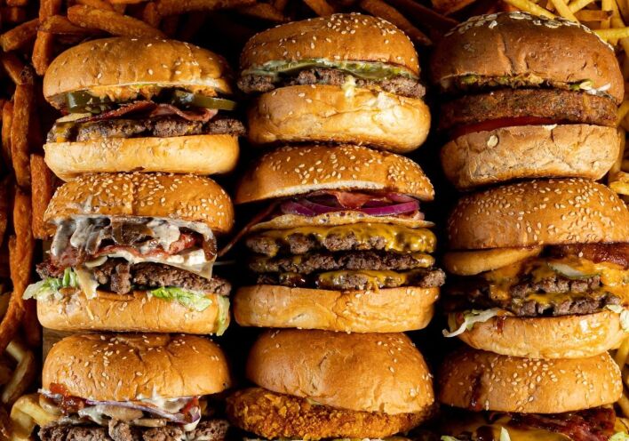 12 στέκια στην Αθήνα για street food