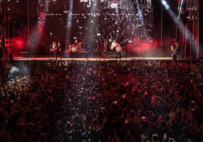 Release Athens 2023: Δείτε σε high definition το video της έκτης μέρας του φεστιβάλ στην Πλατεία Νερού, με τις εμφανίσεις των Madrugada, Wet Leg, Baxter Dury και Pink Vanity