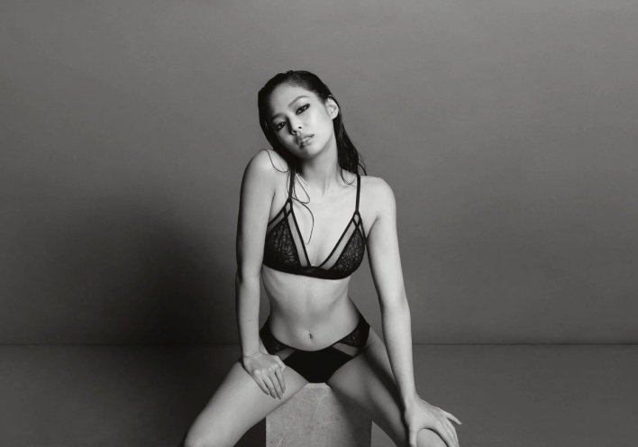 Η Jennie των Blackpink στην καμπάνια Calvin Klein