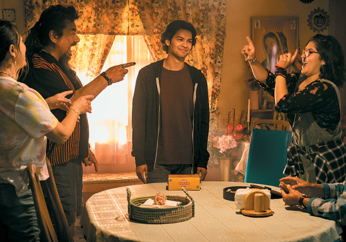 Blue Beetle: Μεξικάνος σούπερ ήρωας 