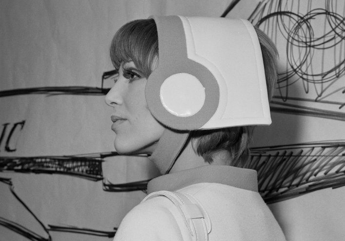 Ο Pierre Cardin σχεδίασε τις στολές για τα πληρώματα της Olympic Airways το 1969