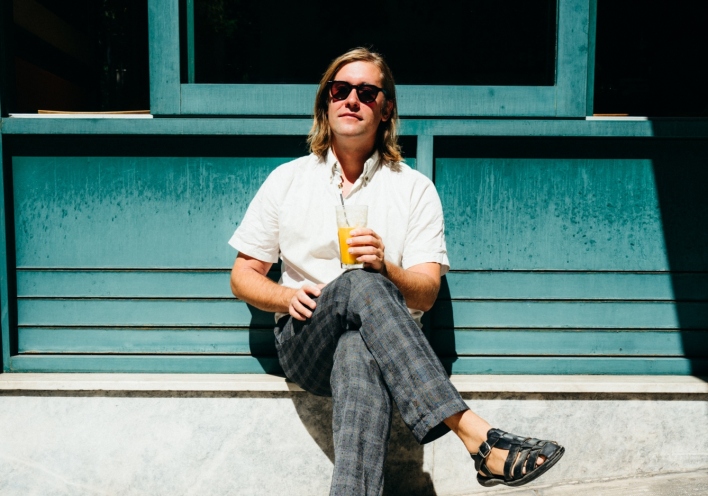 Ο τραγουδοποιός Jaakko Eino Kalevi μιλάει στην Athens Voice για τη μετακόμισή του από τη Φινλανδία στην Ελλάδα και το άλμπουμ «Chaos Magic» που εμπνεύστηκε από τη ζωή στην Αθήνα.