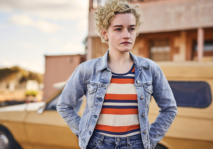 The Royal Hotel: Η ψυχολογία του τρόμου με μια αύρα από Σαμ Πέκινπα