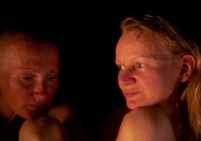 «Η αδελφότητα της καπνιστής σάουνας» σε ένα μαγικό εσθονικό δάσος