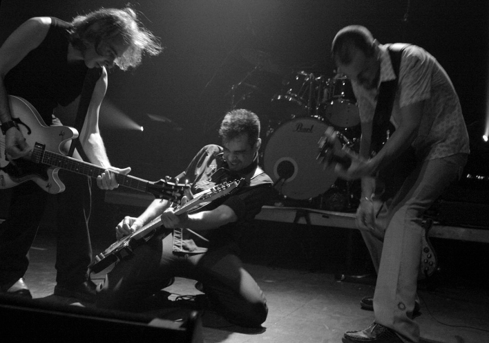 The Last Drive: Overloaded – Συνέντευξη με τον φωτογράφο Δημήτρη Μυλωνά για το λεύκωμα που κυκλοφορεί από τις εκδόσεις Οξύ