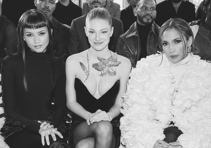 Schiaparelli στο Παρίσι: JLo, Zendaya και διαστημική υψηλή ραπτική 
