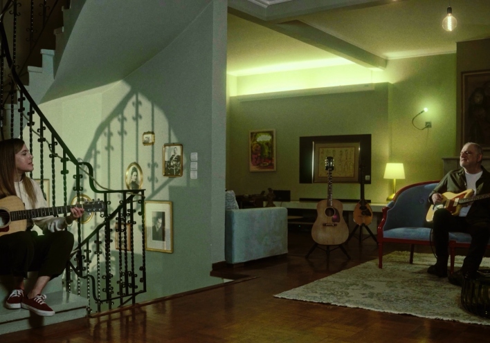 Νίκος Πορτοκάλογλου - Ιουλία Καραπατάκη: Δεν υπάρχει άλλος δρόμος