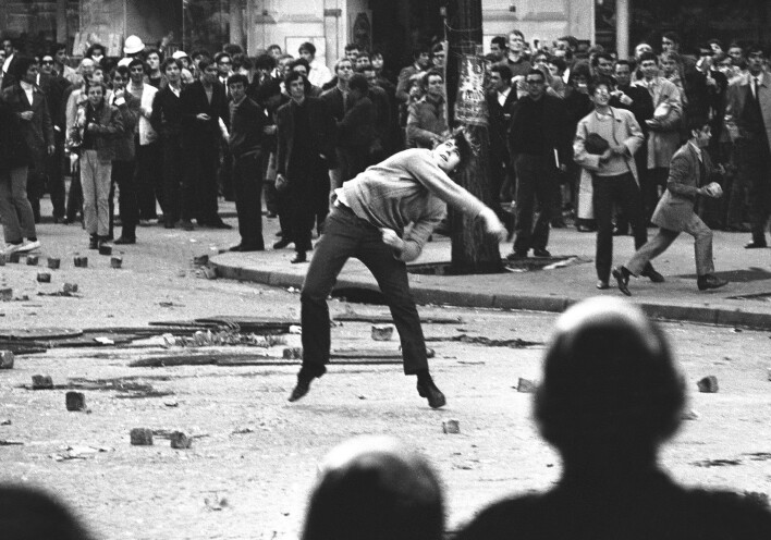 Σαν σήμερα: Ο γαλλικός Μάης του 1968 - Η «Νύχτα των Οδοφραγμάτων» - Μεγάλες διαδηλώσεις και συγκρούσεις με την αστυνομία στο Παρίσι.