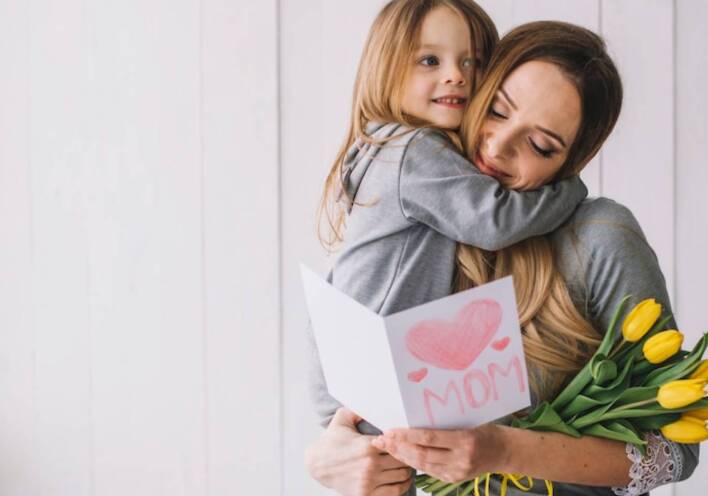 Αφιέρωμα στη Γιορτή της Μητέρας: Χρόνια πολλά μαμά!
