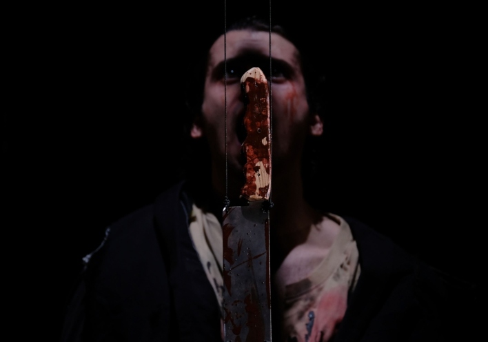 Κριτική για την παράσταση «Περιμένοντας τον Γκοντό» του Σάμιουελ Μπέκετ σε σκηνοθεσία Θεόδωρου Τερζόπουλου στη Στέγη Ιδρύματος Ωνάση