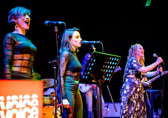 Voice 102.5: Fresh Voices στο Γαλλικό Ινστιτούτο