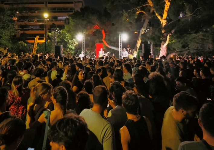 Voice 102.5: Μία μαγική βραδιά με Billie Kark και Alkyone στην Πλατεία δεξαμενής