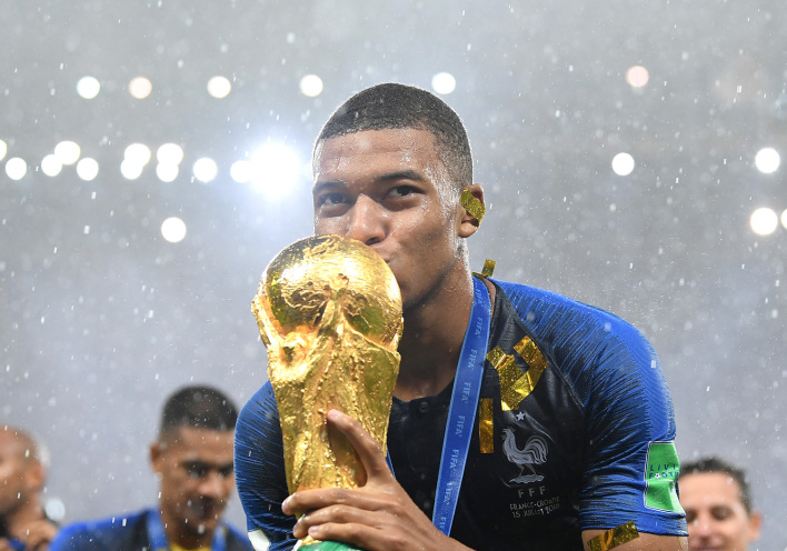 Κιλιάν Εμπαπέ: Ένας «βασιλιάς» στη «βασίλισσα»