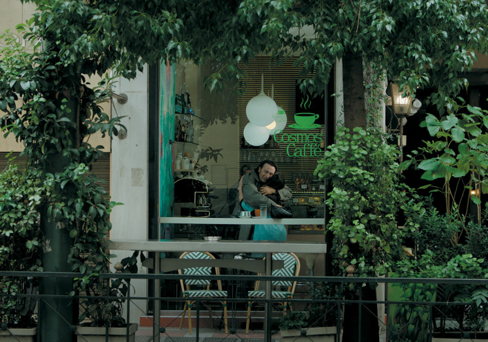 Νυχτερινός εκφωνητής: Οι ιστορίες ραδιοφώνου του Ρένου Χαραλαμπίδη