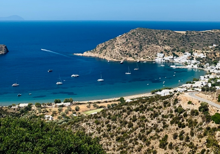 Σίφνος: Το αρχοντικό νησί της αρμονίας και υψηλής γαστρονομίας