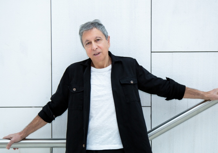 Λουκάς Καρυτινός: Συνέντευξη με τον καλλιτεχνικό διευθυντή της Κρατικής Ορχήστρας Αθηνών και διακεκριμένο μαέστρο.