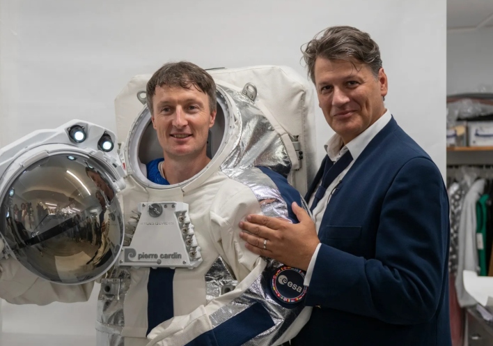 Μόδα και διάστημα: Διαστημικές στολές με την υπογραφή Pierre Cardin