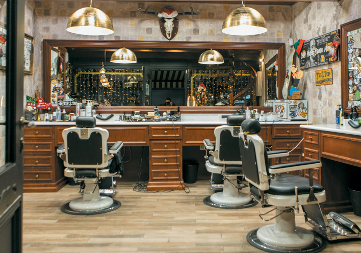 5 αυθεντικά barber shops που θα αναδείξουν το στιλ σου