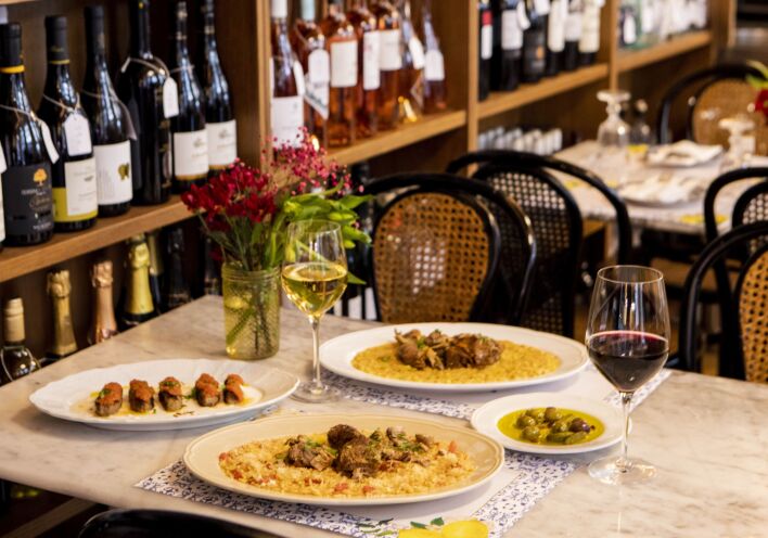 14 νόστιμα στέκια για όσους αγαπούν το κέντρο της πόλης