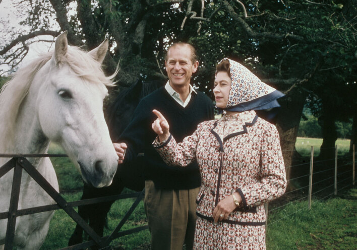 Gucci: Η ιστορία των μυθικών μεταξωτών μαντιλιών