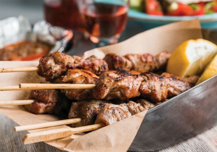 Τα street food αθηναϊκά στέκια που αγαπάμε