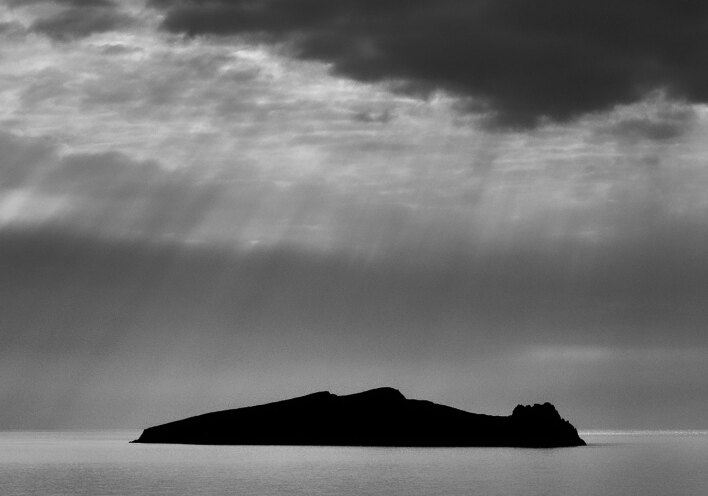 The Sleeping Giant, Dingle. Ασπρόμαυρο τοπίο από την Ιρλανδία - Giles Norman