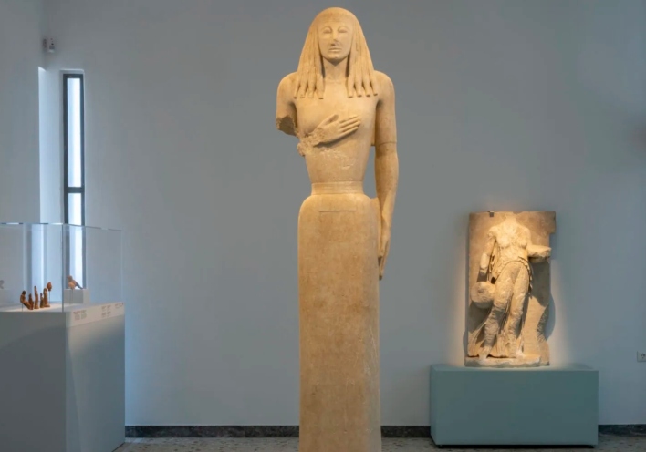 Η Κόρη επιστρέφει στη Σαντορίνη