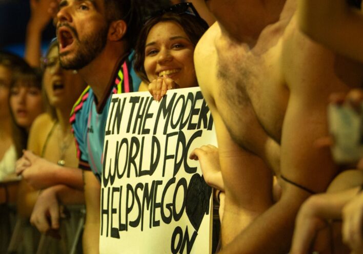 Release Athens 2025: Ανταπόκριση - φωτορεπορτάζ από τις εμφανίσεις των Fontaines D.C., Boy Harsher και Shame στην Πλατεία Νερού