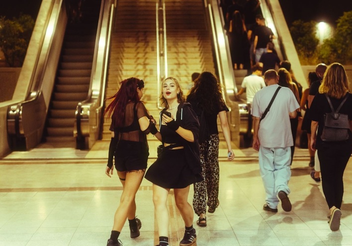 Αθήνα 24: Πώς έζησαν οι κάτοικοι της πρωτεύουσας το ολονύκτιο ωράριο των Μέσων Μαζικής Μεταφοράς