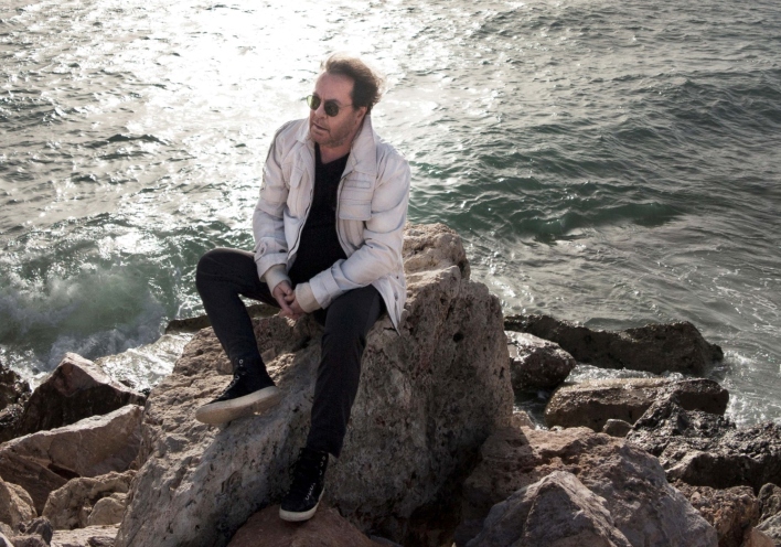 Γιάννης Πάριος: Όλη μας η ζωή είναι ένα ναυάγιο