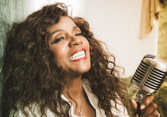 Γκλόρια Γκέινορ: Συνέντευξη με την τραγουδίστρια για την disco, τη μουσική και τη ζωή της, πριν τη συναυλία της στο Sani Festival, το Σάββατο 26 Ιουλίου.