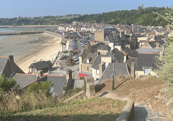 Αύγουστος στη βόρειο Γαλλία, επεισόδιο 1ο: Βρετάνη - Σμαραγδένια Ακτή