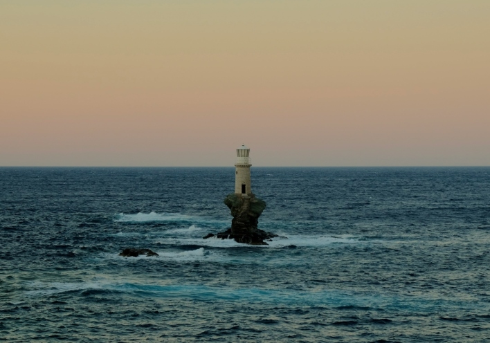 Τουρλίτης, ένας από τους πιο όμορφους φάρους του κόσμου