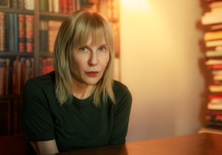 Σώτη Τριανταφύλλου: Συνέντευξη με τη συγγραφέα για το βιβλίο «Το Τυφλό Γουρούνι στη Δεύτερη οδό» (εκδόσεις Πατάκη), τη ζωή της και τον κόσμο.