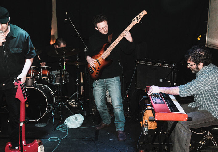 Citizen Jim: Ακούστε το νέο τους single «Tossed Away»