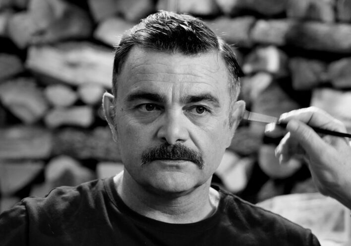 Άννα Μαρία Χατζηστεφάνου: Φωτογραφίζοντας τη «Σπασμένη Φλέβα» του Γιάννη Οικονομίδη